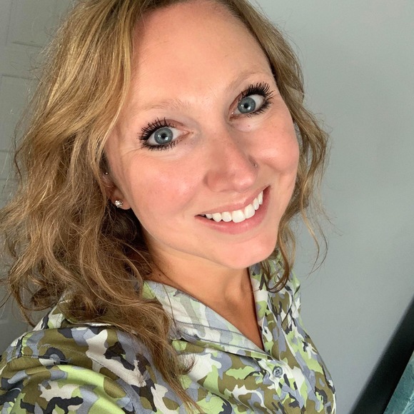 Meet your Posher, Sarah - Picture 1 of 1